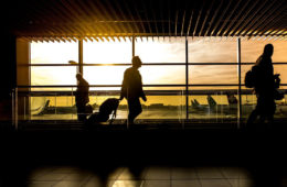 l'aéroport des hommes