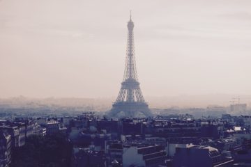 paris et sa tour vu du ciel