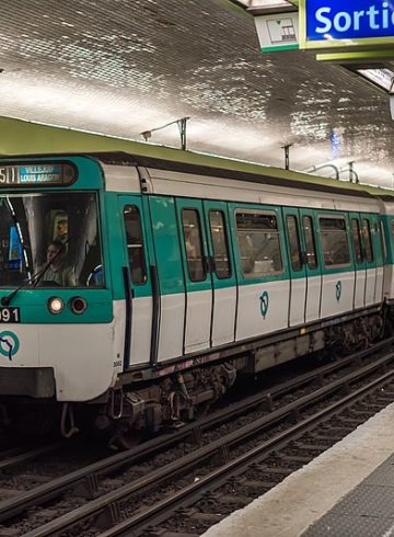 La veillée de Noel commence dans le métro