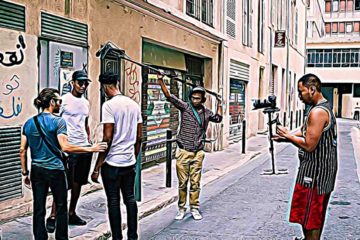 Loin du tumulte des grosses productions qui ont jeté leur dévolu sur la cité Phocéenne, le cinéaste indépendant Nawyr Haoussi Jones raconte son Marseille à lui. Ce réalisateur de 32 ans décrit dans ses films les difficultés de son quartier, et porte haut la voix de ceux qu’on n’entend peu.