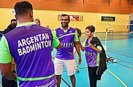 Le badminton pour oublier la guerre