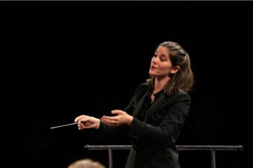 Chloé Dufresne cheffe d'orchestre